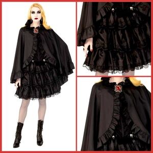 Gothic Lolita black cape Noir outfit